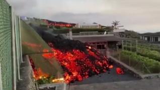 Infern în Insulele Canare: erupţiile ar putea dura 2 luni. Autorităţile se tem acum de norul toxic ce va fi degajat când lava ajunge în mare