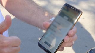 Capitala este oficial în scenariul roşu, însă decizia ne-a luat pe nepregătite. Angajații localurilor pot verifica dacă certificatul verde e valabil, dar nu și al cui este: "O întreagă nebunie!"