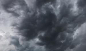 Nor toxic deasupra României: "E un fenomen extrem de violent". Recomandările specialiştilor: cum ne putem proteja după erupţia vulcanului din Canare