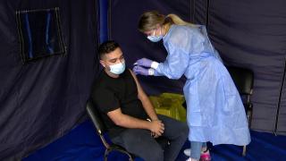 Cum se face programarea pentru doza 3 de vaccin anti-Covid-19