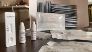 Revoltă în şcoli din cauza lipsei testelor Covid. DSP susţine că cele 13 mii de teste antigen ar trebui să fie suficiente