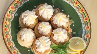 Salata cu icre de crap este recunoscută la nivel european. Cum se prepară şi care este ingredientul secret