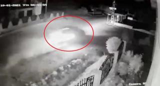 Tânăr cu BMW, mort după ce a intrat cu 130 de km/oră în stâlp, la Mireșu Mare. Accidentul a fost filmat