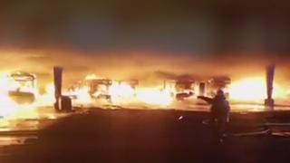 Incendiu devastator la un depozit de autobuze din Stuttgart. Sute de pompieri, mobilizaţi în lupta cu flăcările. Oraşul a fost cuprins de un nor de fum toxic