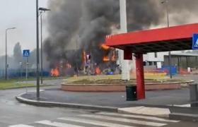 Opt morți, după ce un avion românesc s-a prăbușit în Milano. Presa italiană: Pilotul era un român de 30 de ani