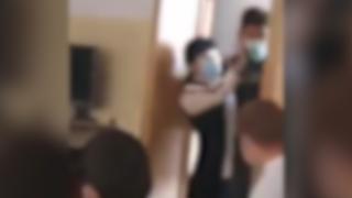 Scandal la un liceu din Baia Mare. O profesoară susține că are fractură de stern și trei coaste rupte, după ce ar fi fost lovită de un elev