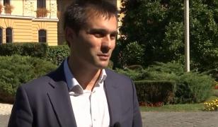 Explicațiile primarului din Brașov, Allen Coliban, pentru promisiunile neîmplinite în primul an de mandat: ”Când plantezi un copac, până în momentul în care ajungi să culegi primele fructe trec niște ani”