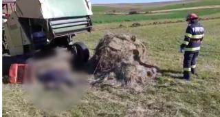 Un tânăr a murit strivit de balotieră, pe un câmp din Cluj. Băiatul avea doar 22 de ani