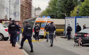 Un tânăr a lăsat un bilet de adio și și-a tras în cap cu o armă de asomare, pentru porci, în fața Tribunalului Gorj. A fost dus la spital în comă