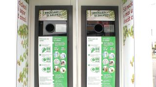 Românii vor plăti o garanţie pentru fiecare sticlă cumpărată. Decizia autorităţilor a fost luată pentru a încuraja reciclarea