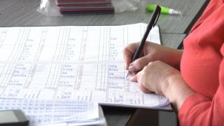 Peste 240 de şcoli au trecut la cataloagele electronice: Părinţii află în timp real notele şi absenţele copiilor lor