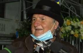 Bunica Maria, primul pelerin care a ajuns la racla Sfintei Parascheva: ”M-am rugat pentru sănătate, bucurie și să plece boala asta”