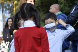 Părinţii cer închiderea "de urgenţă" a şcolilor în localităţile unde rata de incidenţă depăşeşte 6 la mie. Scrisoarea adresată miniştrilor Educaţiei şi Sănătăţii