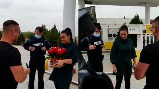 „Șoferul deține obiecte periculoase în mașină”. Cum a reacționat o tânără din Dolj în momentul în care a văzut cum a ales iubitul ei să o ceară în căsătorie