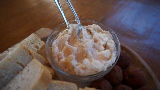 Cum se prepară salata de icre de crap. Sfaturi şi secrete de la Nina Rus, preferata lui Chef Scărlătescu