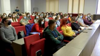 Rectorii marilor facultăţi din România cer Guvernului să schimbe legea: nu ai certificat verde, nu intri la cursuri. Studenţii se simt discriminaţi