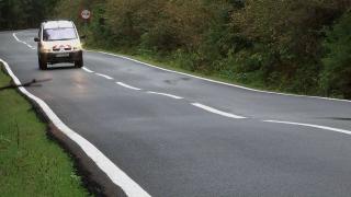 "Transalpina Clujului", un drum cum doar în România găseşti: şoseaua e proaspăt asfaltată, s-au acoperit gropile, dar s-au păstrat denivelările