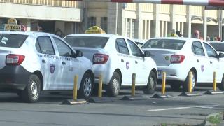 Mafia taximetriştilor din Braşov, pentru care există doar preţ fix. Pentru ce cursă cer 1.000 de lei