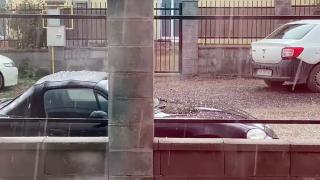 Cerul s-a întunecat brusc, iar temperaturile au scăzut rapid. O ploaie cu grindină i-a luat prin surprindere pe oamenii dintr-o comună din Timiş