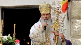 Vaccinarea, subiect de contre între Arhiepiscopul Tomisului şi BOR: "Iraționalul antivaccinism justificat religios rămâne o mare și riscantă neînțelegere"