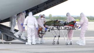 2.000 de români bolnavi, în aşteparea unui pat liber. Mulţi dintre ei ajung în ultimul ceas să ceară ajutorul medicilor