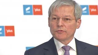 Dacian Cioloş a depus la Parlament lista Cabinetului şi programul de guvernare. ”E un cabinet de criză, cu oameni determinaţi”