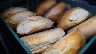 "Nu mai există coşuri pline". Pâinea se scumpeşte, deşi avem o recoltă record de grâu. România nu poate procesa nici un sfert din ce produce