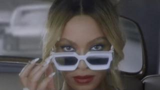 Beyonce, noua imagine a casei de bijuterii Tiffany, este acuzată de fani că şi-a albit pielea pentru cel mai recent spot publicitar