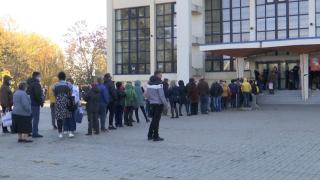 Românii au luat cu asalt centrele de vaccinare odată cu noile restricţii: ''Să ieşim puţin din Evul Mediu. Este rău ce se întâmplă''