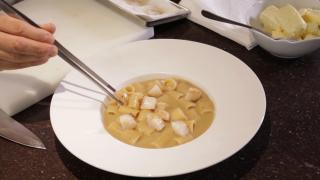 Cum preparăm paste cu cartofi, o reţetă celebră în sudul Italiei