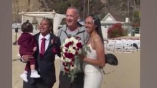 Surpriză neaşteptată la o nuntă din California. Tom Hanks s-a dus să îi felicite personal pe miri
