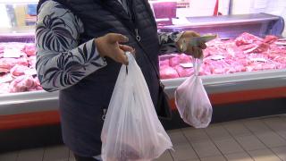 O zi din viaţa unui român care trăieşte cu salariul minim, ce îşi poate cumpăra cu mărirea de 138 lei de la anul