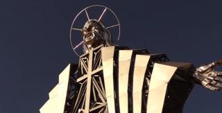 Statuia lui Iisus, o atracţie inedită în Harghita. Construcţia de 22 de metri oferă o privelişte inedită turiştilor