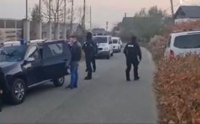 "Ce nenorocire! Era pâinea lui Dumnezeu!" Un tânăr din Argeş şi-a ucis tatăl, după care a sunat la 112 şi şi-a anunţat crima