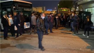 Protest spontan al şoferilor de autobuze din Iaşi. Doar două maşini au ieşit pe traseu: cele care merg către Spitalul Modular din Leţcani