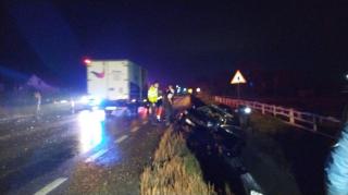 Familie spulberată de mașina unui șofer inconștient, după o cursă haotică în Suceava. O șoferiță l-a evitat la limită