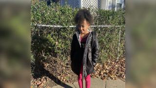 O fetiţă de 9 ani şi-a salvat părinţii de la o moarte brutală cu un gest obișnuit: "L-am auzit pe tata ţipând, mama era leşinată"