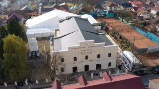 Șeful dinastiei hasidice din Brooklyn vine în România pentru inaugurarea sinagogii din Sighet. Sute de rabini din toată lumea participă la eveniment