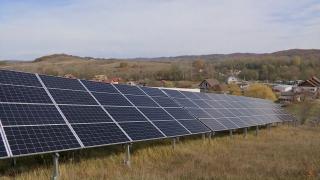 "Ideea se naşte doar din neajunsuri". Teama de facturi i-a făcut pe doi primari din Gorj să investească în panouri fotovoltaice