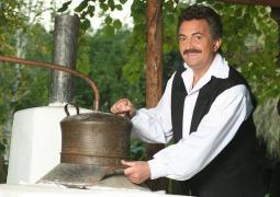 Reacția clinicii unde Petrică Mîțu-Stoian a fost tratat post-COVID, înainte ca artistul să fie transportat la spitalul din Reșița