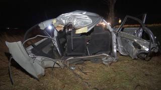 Moarte groaznică pentru un tânăr de 19 ani din Buzău. Băiatul a pierdut controlul mașinii și s-a izbit de autocisternă