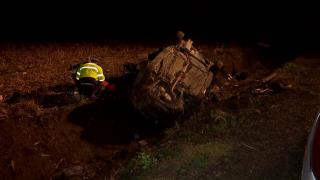 Accident grav în Timiş. Două persoane au murit, alte zece sunt rănite. Mobilizare generală pentru găsirea şoferului maşinii pline cu migranţi