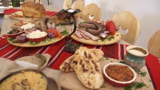 Pensiunile din Bucovina fac ultimele pregătiri pentru sărbători. Cât îi costă pe turişti o masa îmbelşugată pentru Crăciun şi Revelion