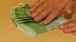 Cântăreţi de muzică lăutărească şi manele cercetaţi după ce au înşelat statul cu 1.2 milioane de lei în pandemie. Cum funcţiona mecanismul