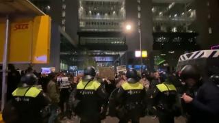 Proteste violente în Olanda din cauza reintroducerii carantinei