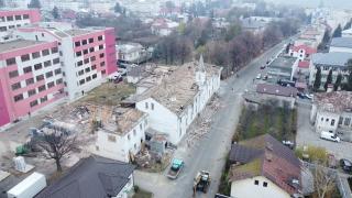 Oficialii din Suceava au emis hârtia ce putea opri demolarea fostului spital din Fălticeni abia după ce clădirea a ajuns un morman de cărămizi