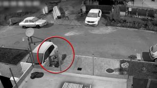 Doi tineri din Deva, spaima şoferilor. Hoţii au spart mai multe maşini în doar câteva ore şi s-au făcut nevăzuţi cu prada