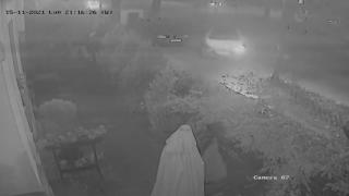 Accident violent pe Calea Dorobanţi, filmat de camere. O mașină scăpată de sub control pune la pământ un stâlp de electricitate 