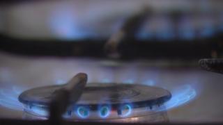 Facturi de coşmar pentru zeci de mii de români. După explozia preţurilor la gaze, mai mulţi furnizori se retrag de pe piaţă