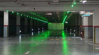 Peste 700 de locuri de parcare zac nefolosite în Bucureşti, de aproape un an. Lipseşte autorizaţia ISU